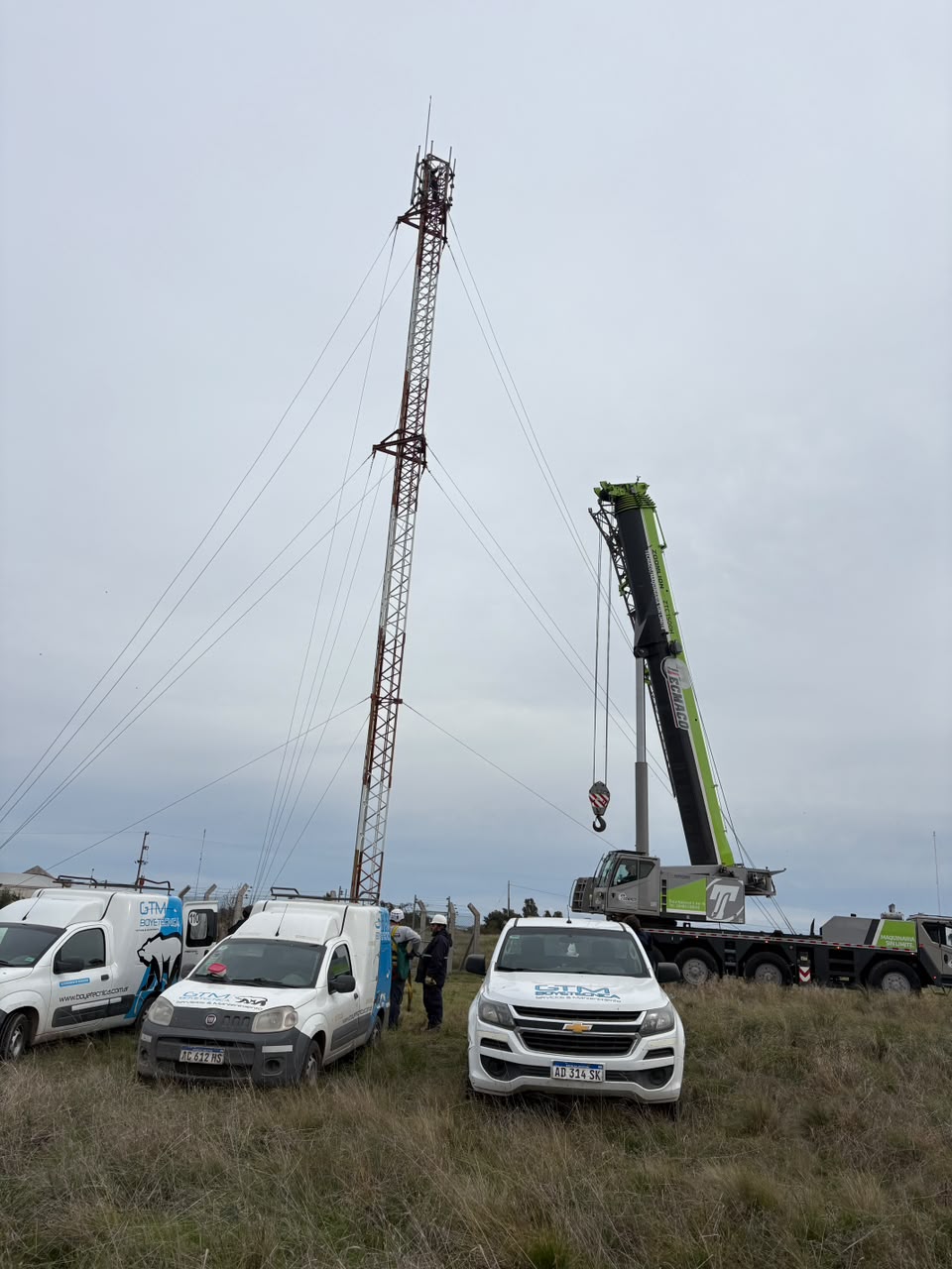 Desmontaje integral de torre de telecomunicaciones de 36 metros