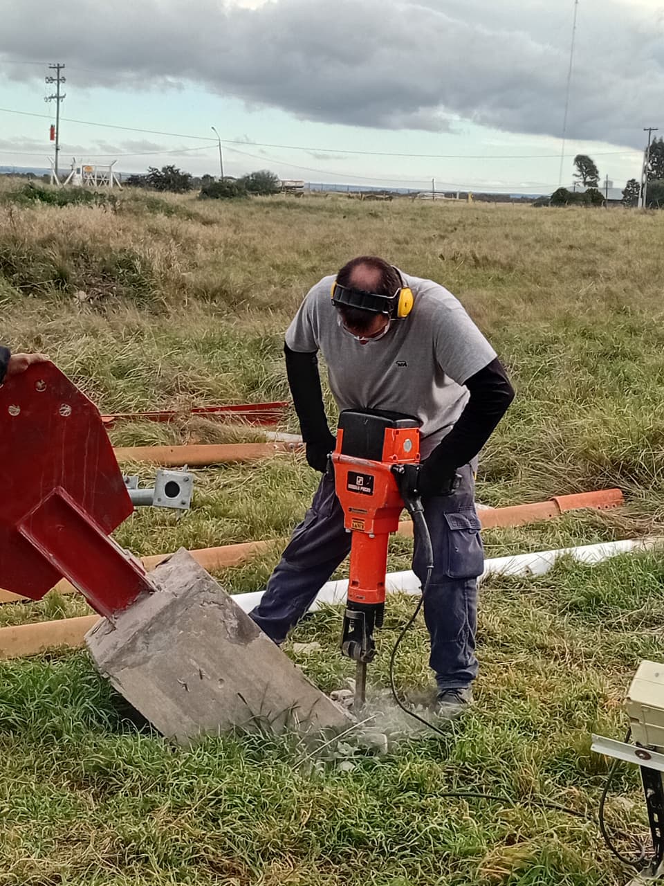 Desmontaje integral de torre de telecomunicaciones de 36 metros