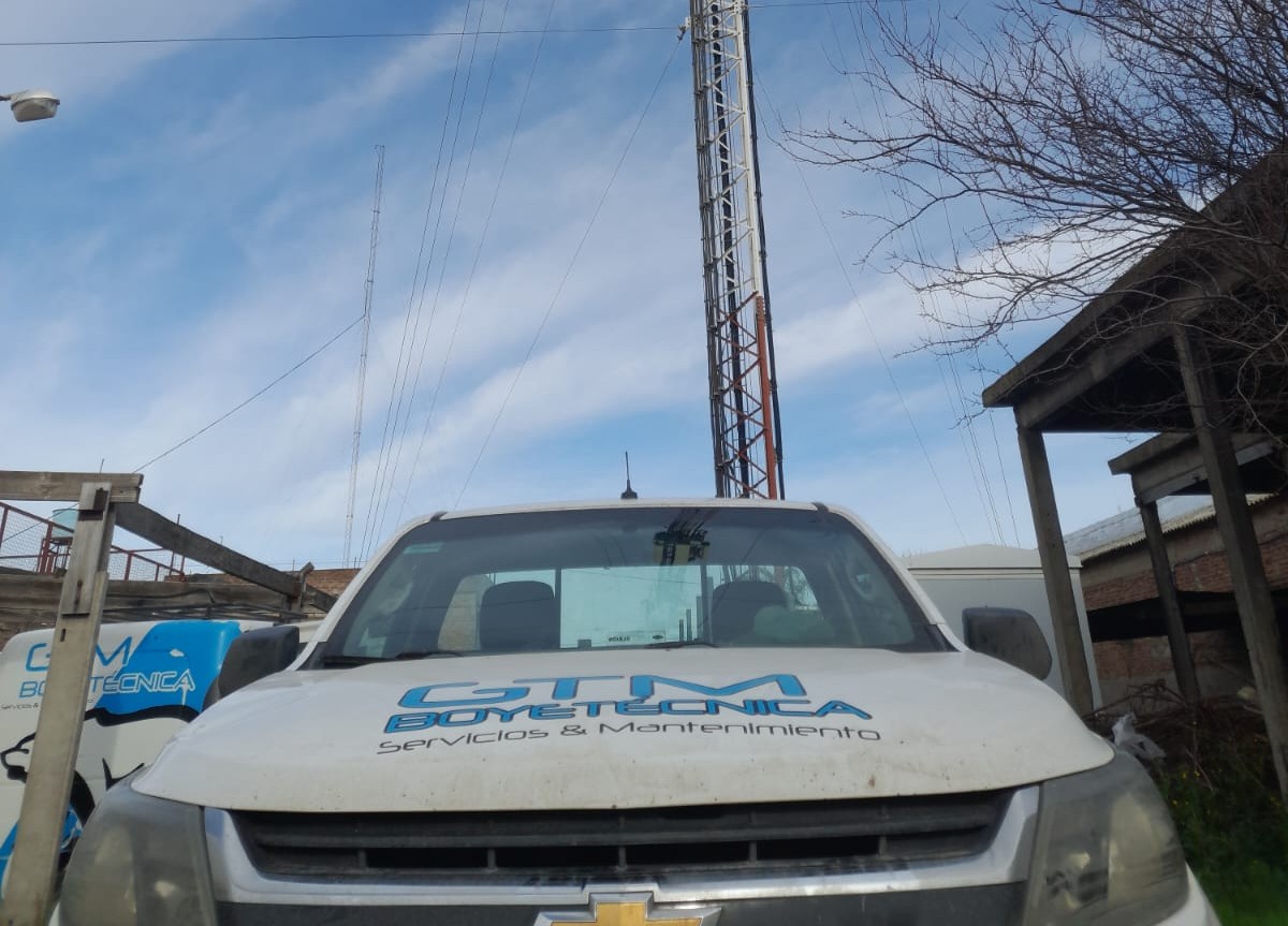 Desmonte de infraestructura de telecomunicaciones en torre autosoportada