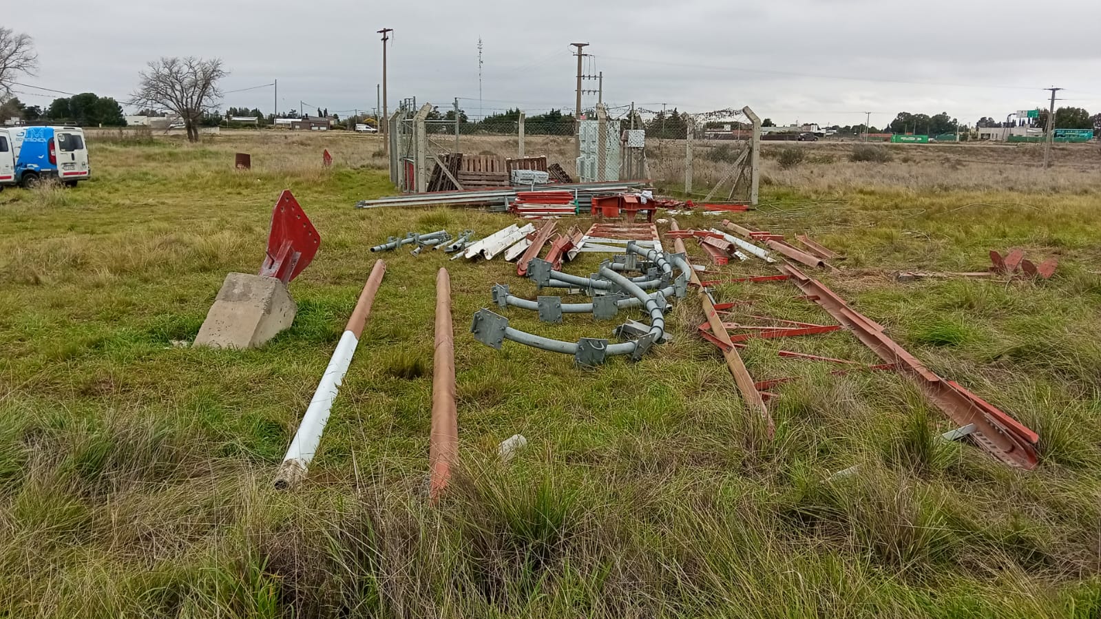 Desmontaje integral de torre de telecomunicaciones de 36 metros
