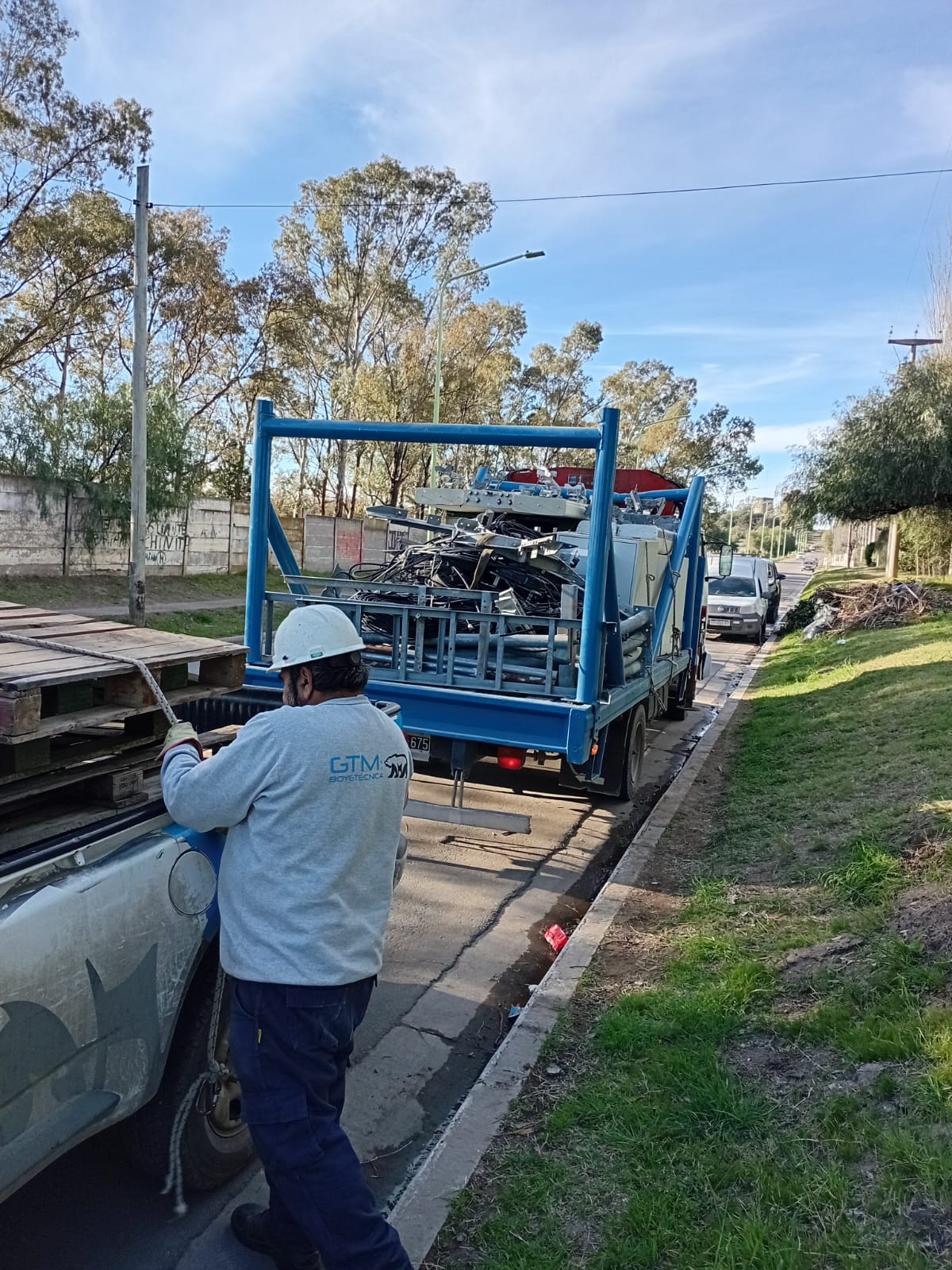 Desmonte de infraestructura de telecomunicaciones en torre autosoportada